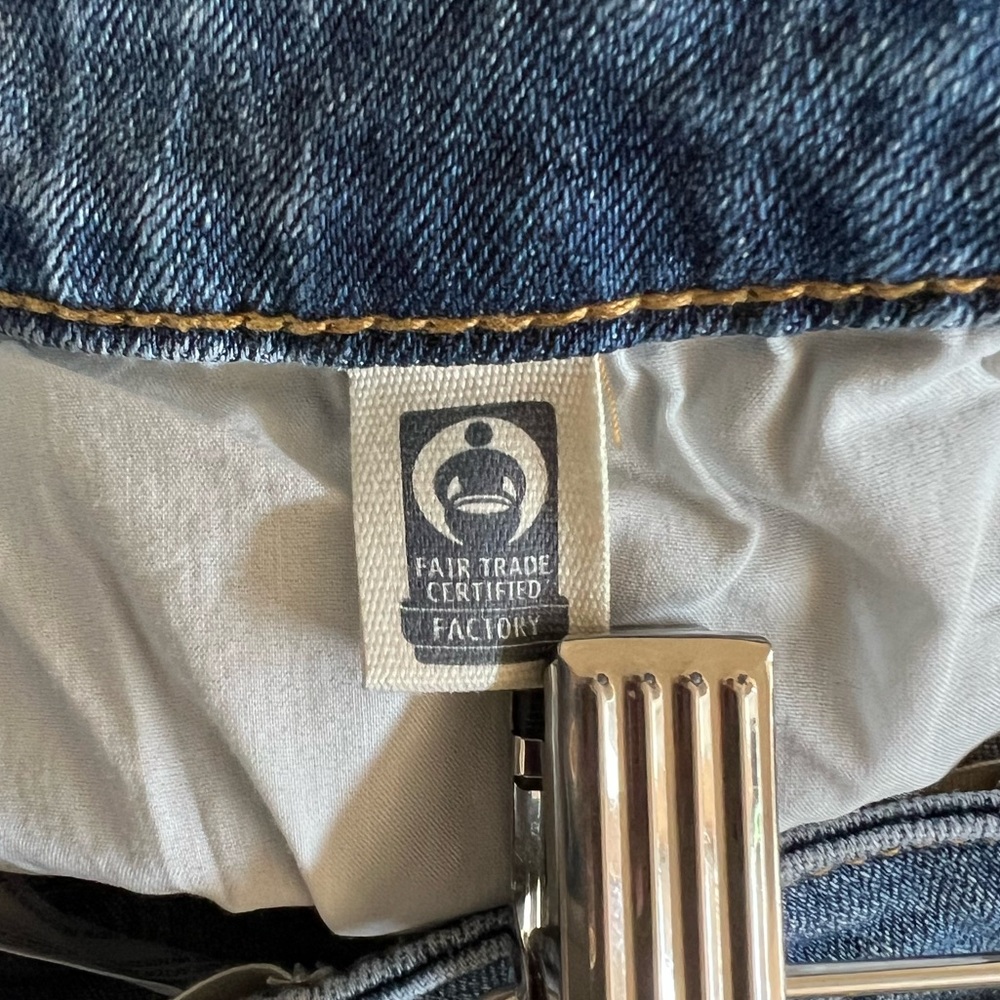 Universal Thread High Rise Slim Straight - Picture 10 of 10